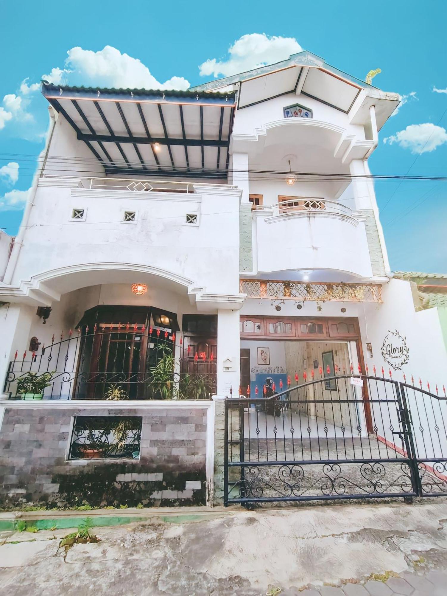 Glory Homestay Yogyakarta Exterior foto