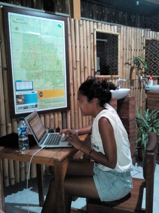 Glory Homestay Yogyakarta Exterior foto
